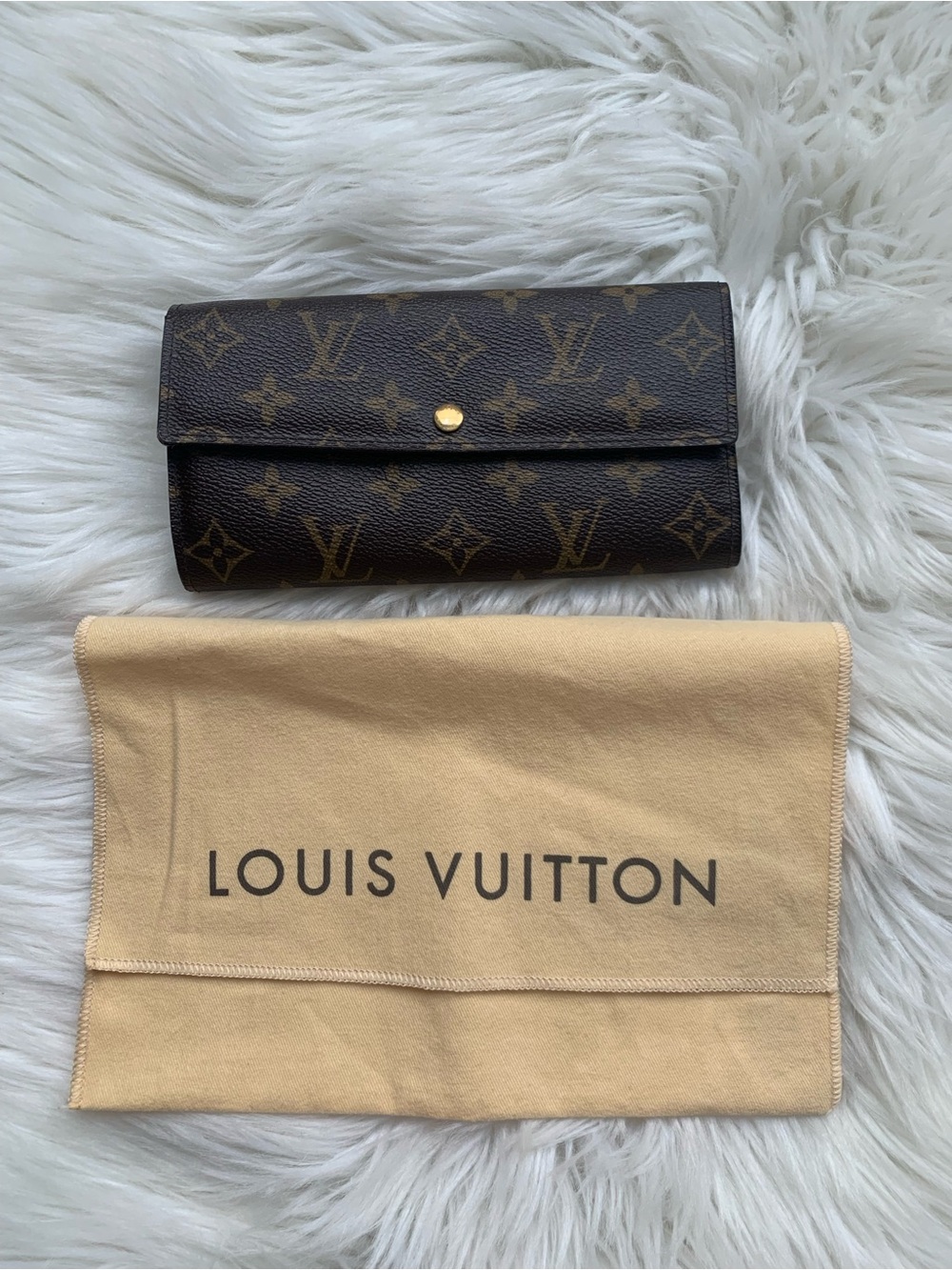 Louis Vuitton Sarah Wallet In Monogram